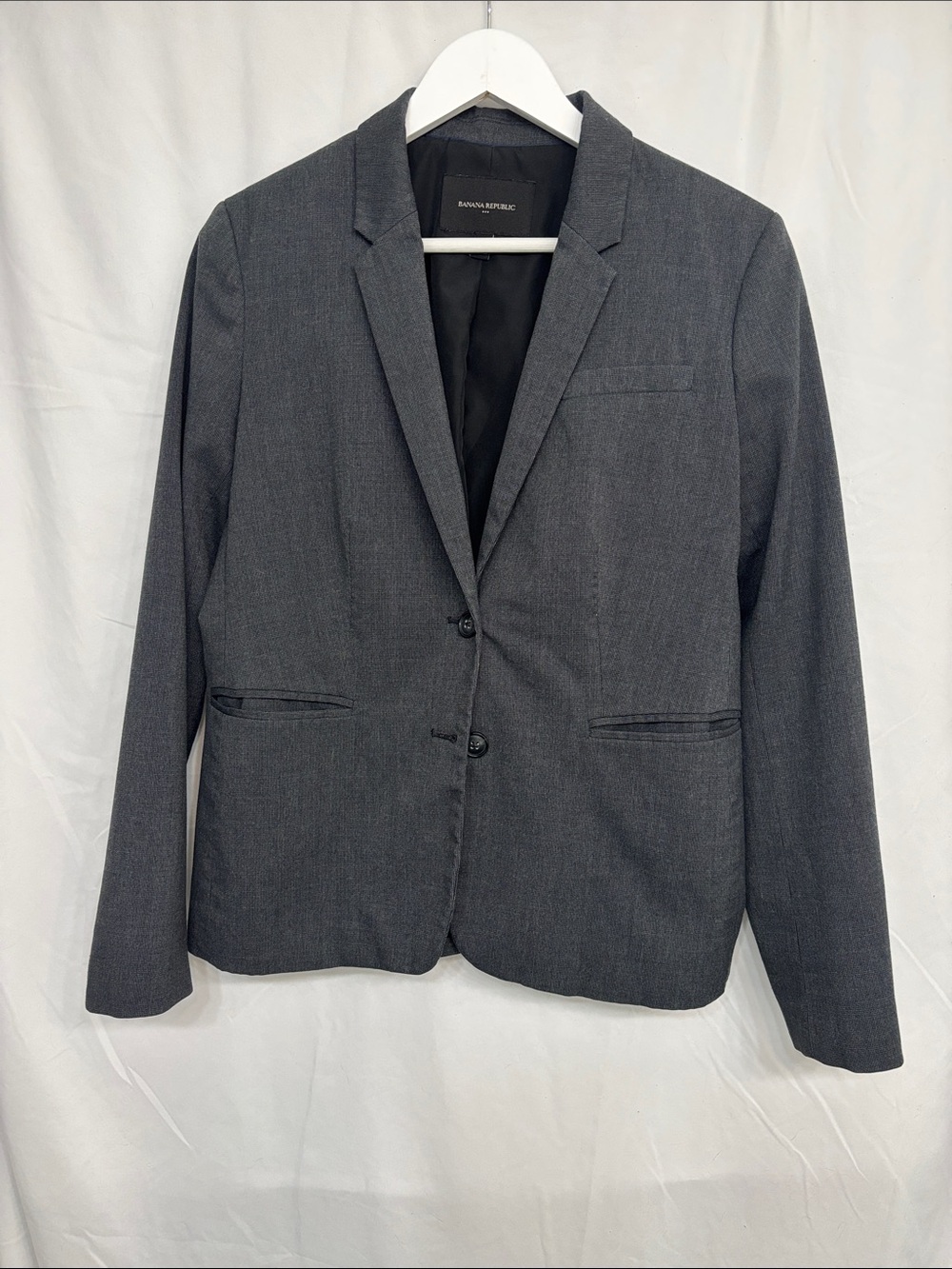 Banana Republic Women's Charcoal Gray Two-Button Blazer. Size 8.